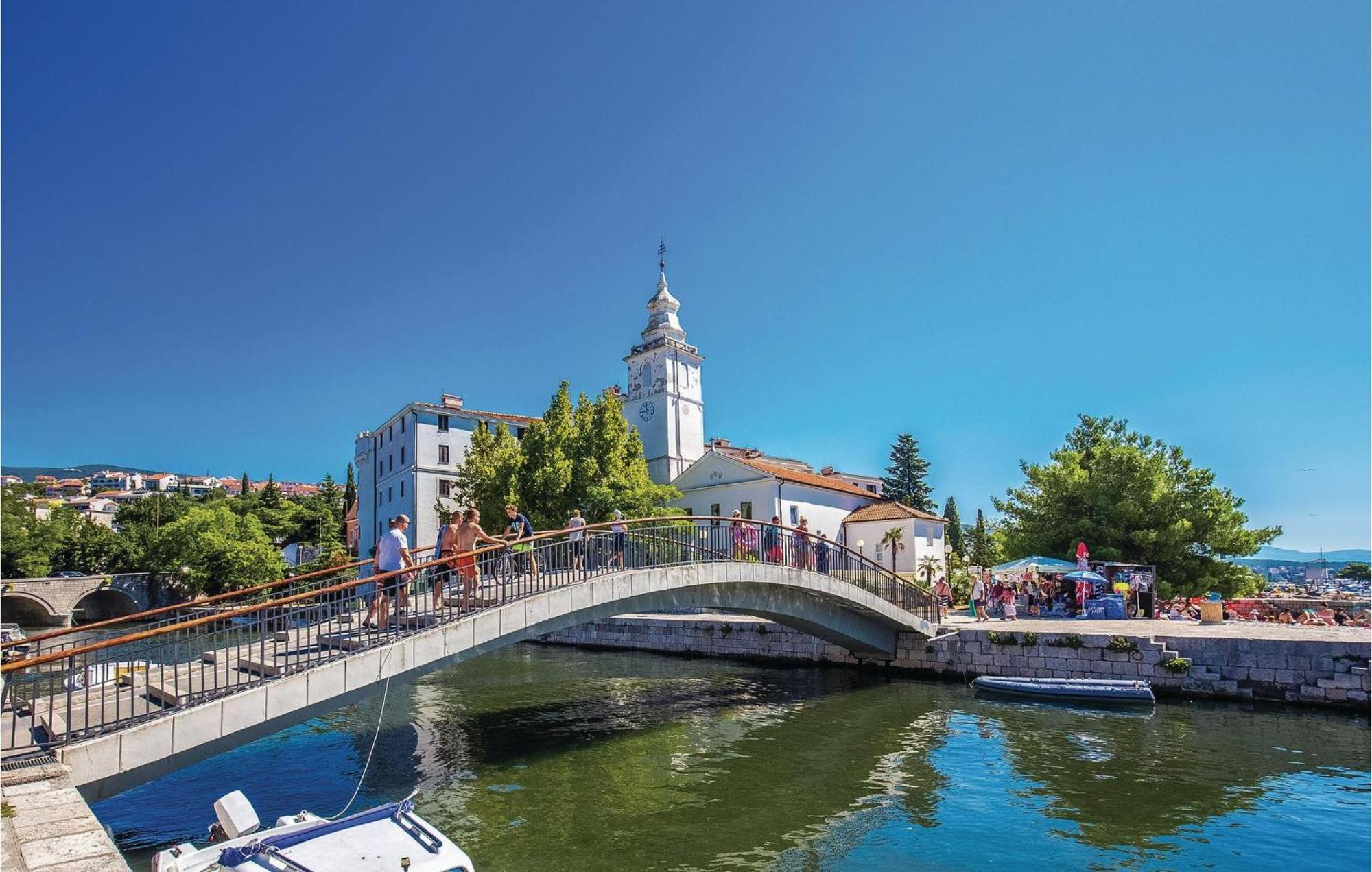 Cozy Apartment In Crikvenica With Kitchen Eksteriør bilde