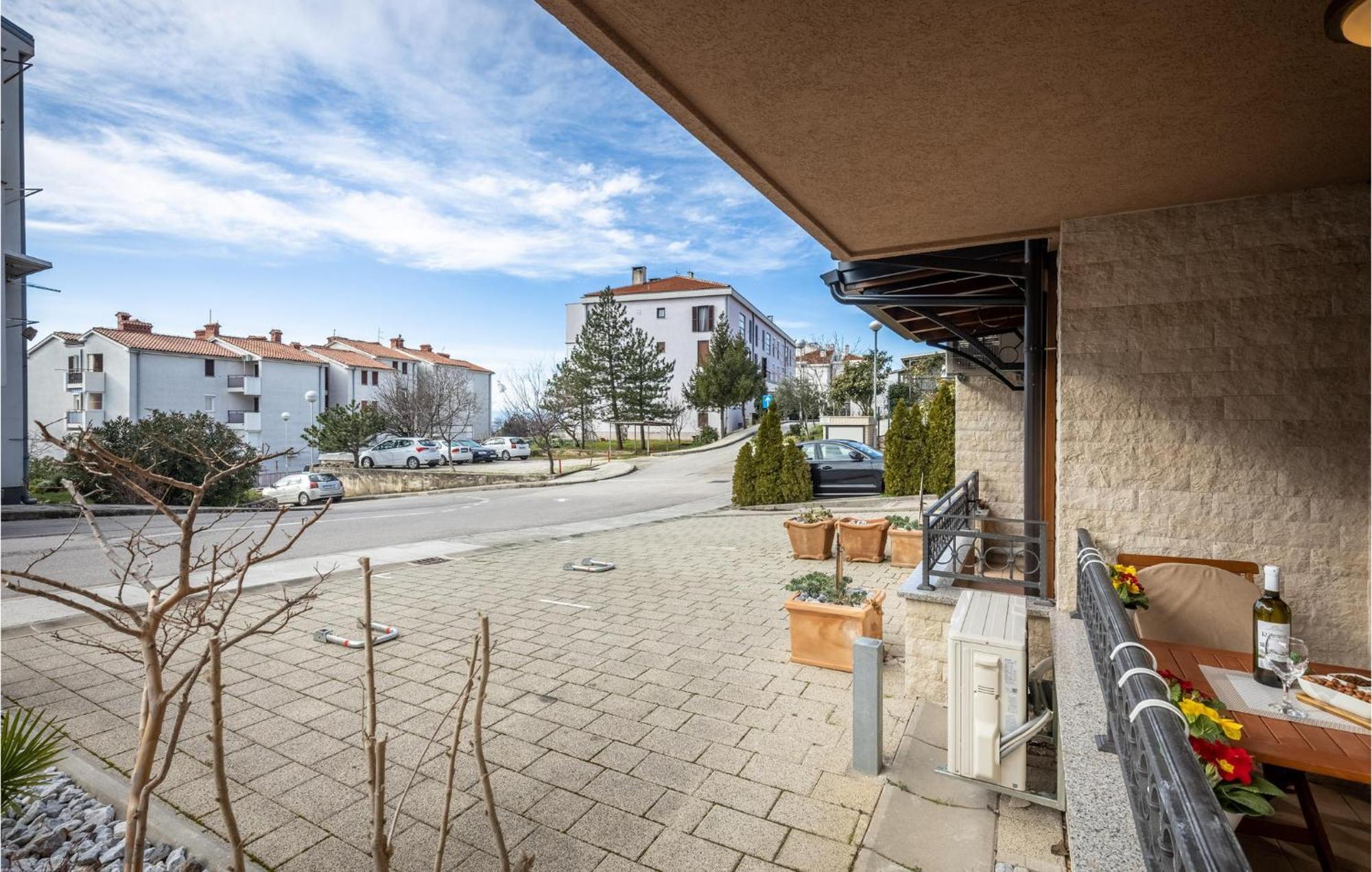 Cozy Apartment In Crikvenica With Kitchen Eksteriør bilde