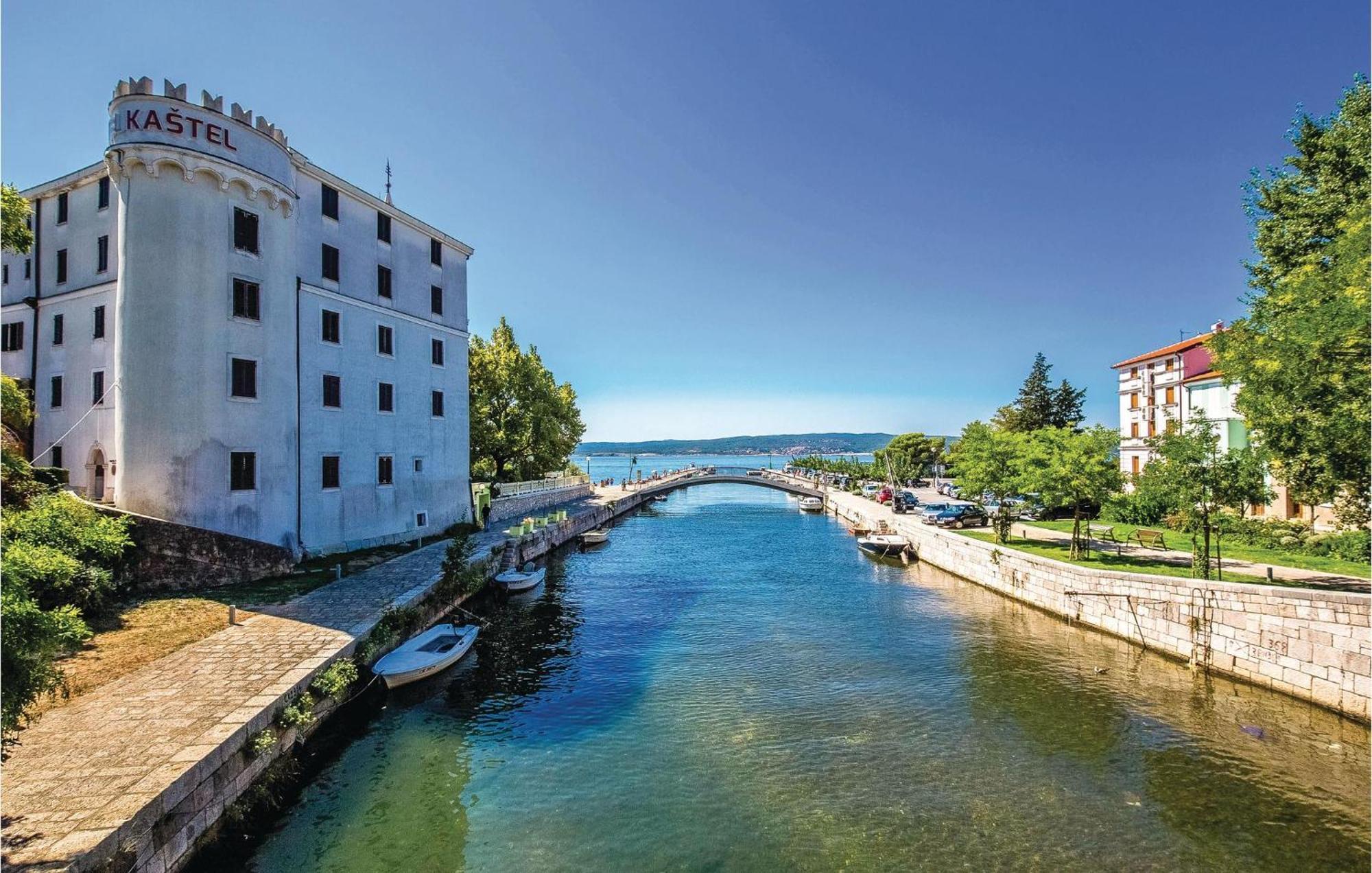 Cozy Apartment In Crikvenica With Kitchen Eksteriør bilde